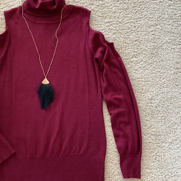 Olive & Oak Nicky Cold Shoulder Turtleneck Sweater - Picture 5 of 7